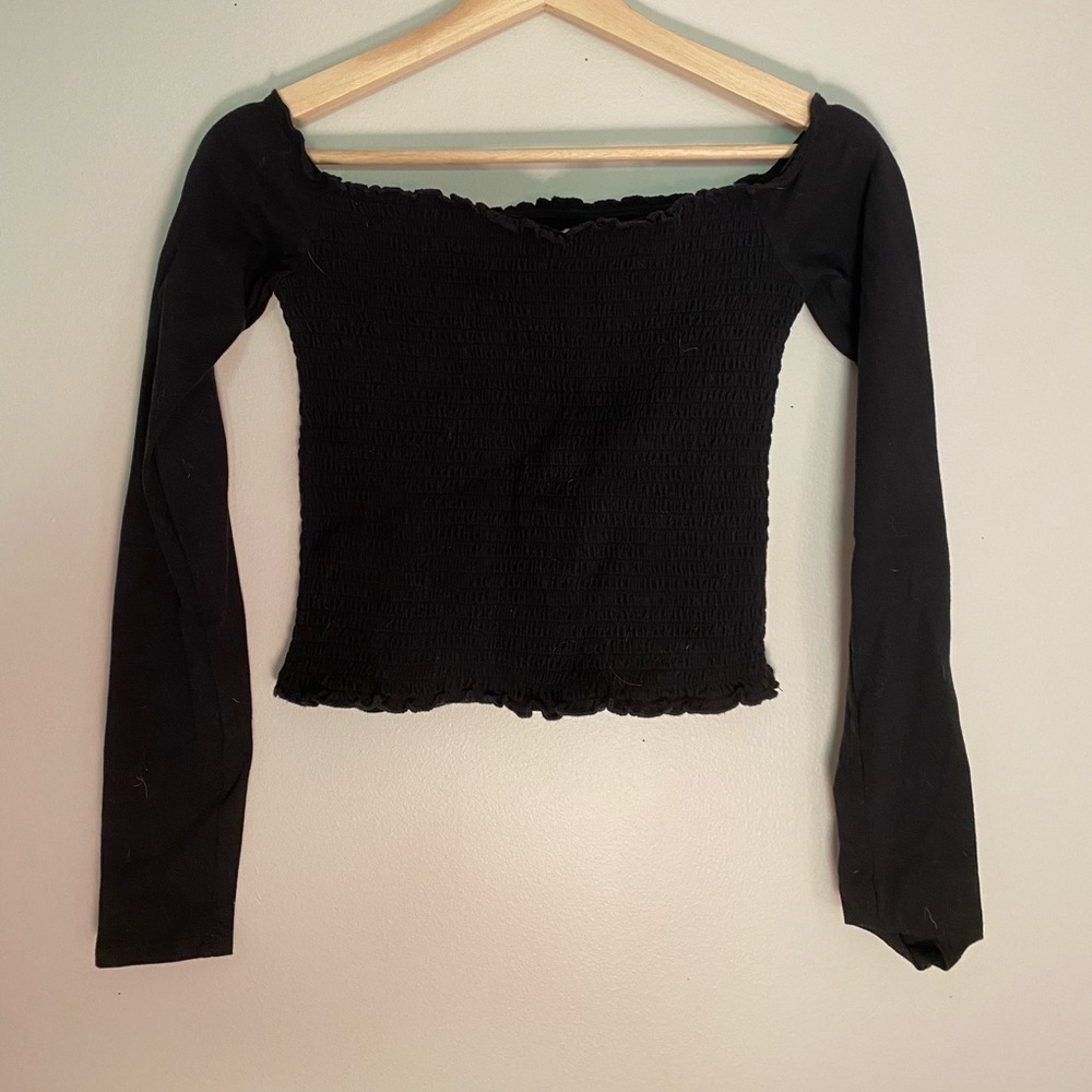 Hollister ruffle top w/ long sleeves